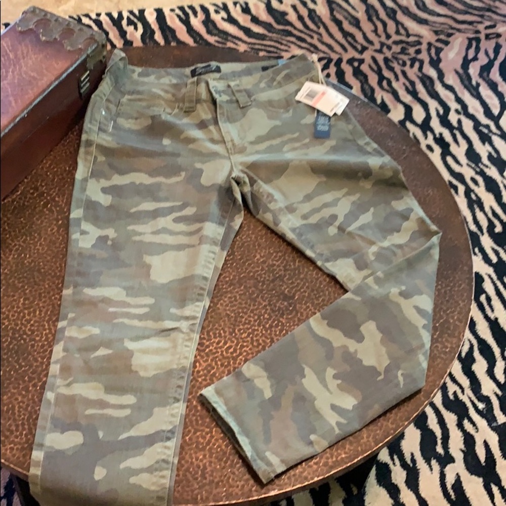 Authentic Seven 7 Camo skinny 👖 jeans NEW!